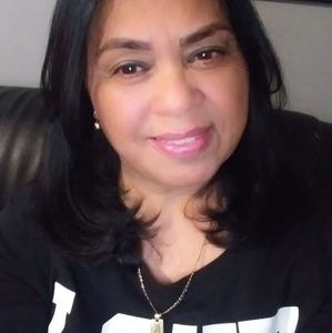 Meet your Posher, Amparo